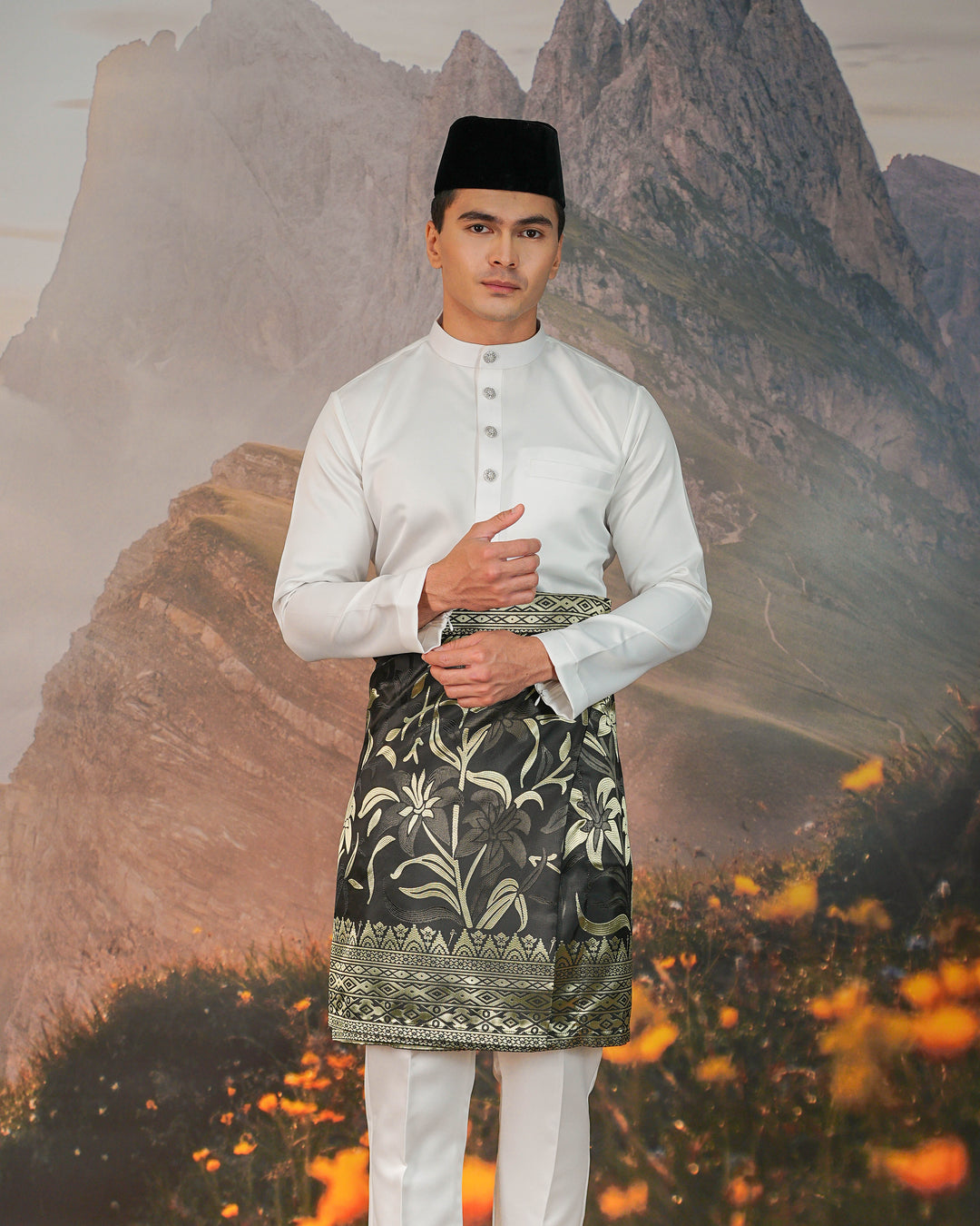 Cenderawasih Instant Sampin Adult - Black & Gold