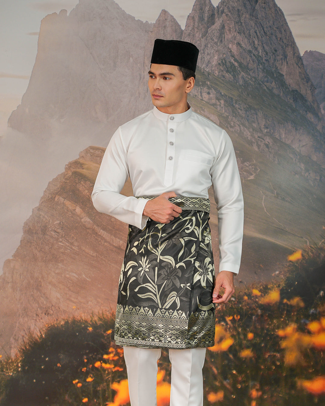 Cenderawasih Instant Sampin Adult - Black & Gold