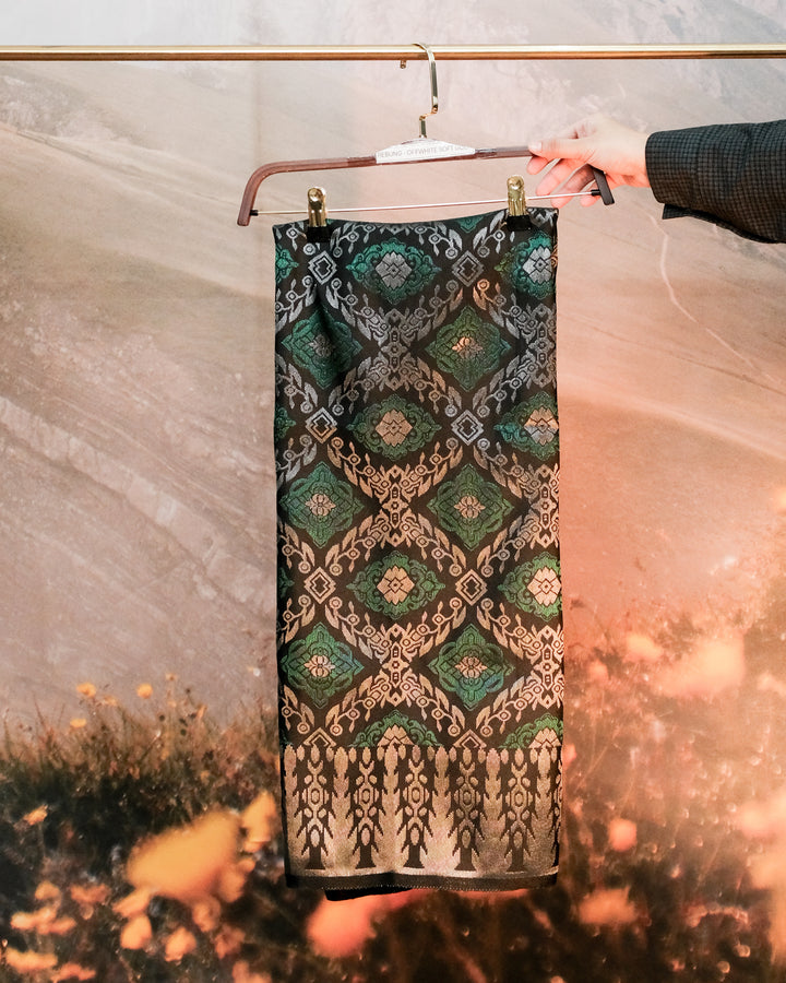 Regal 455 - Black & Green