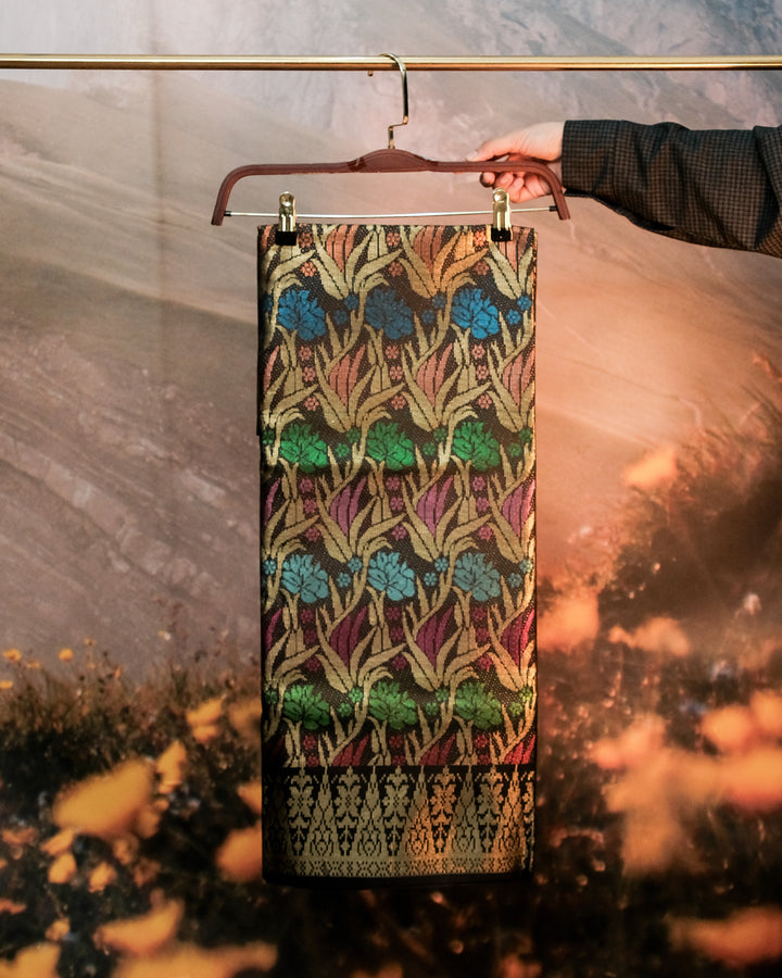 Scarlet 170 - Black & Gold