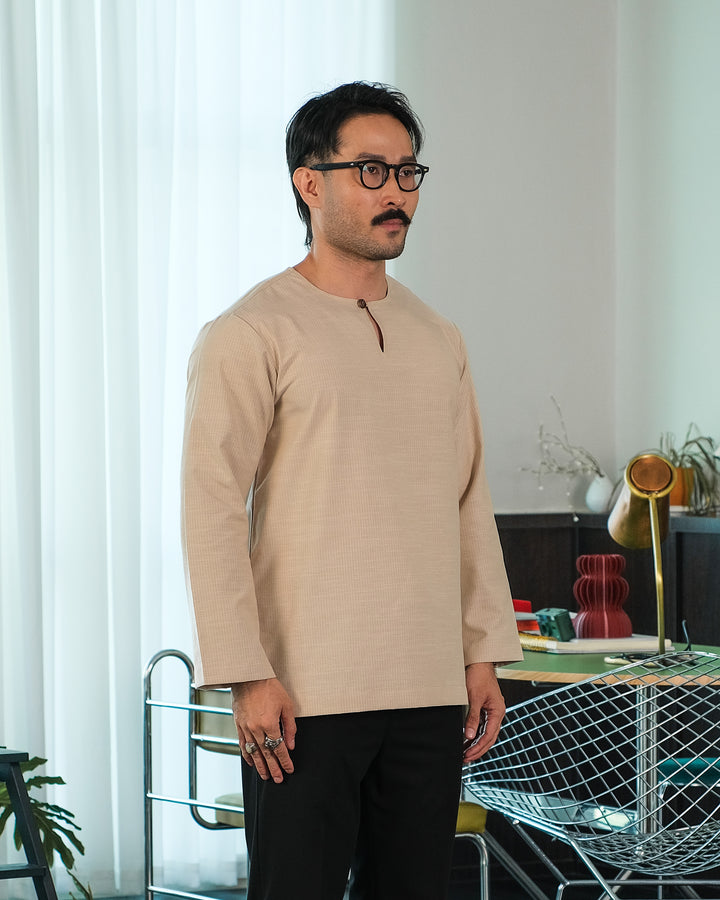 Kurta Malek Garis - Nude
