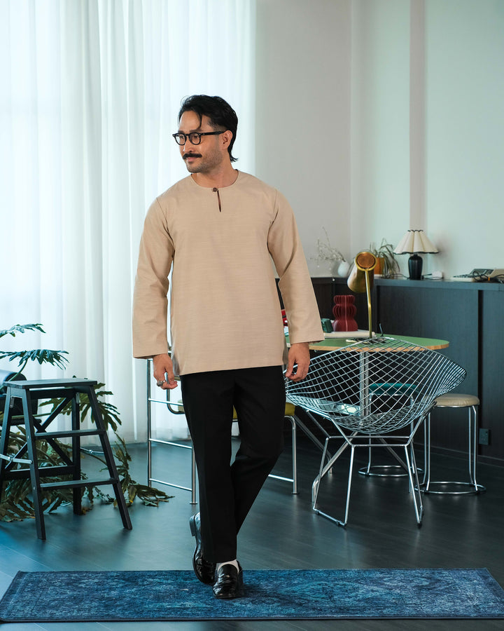 Kurta Malek Garis - Nude