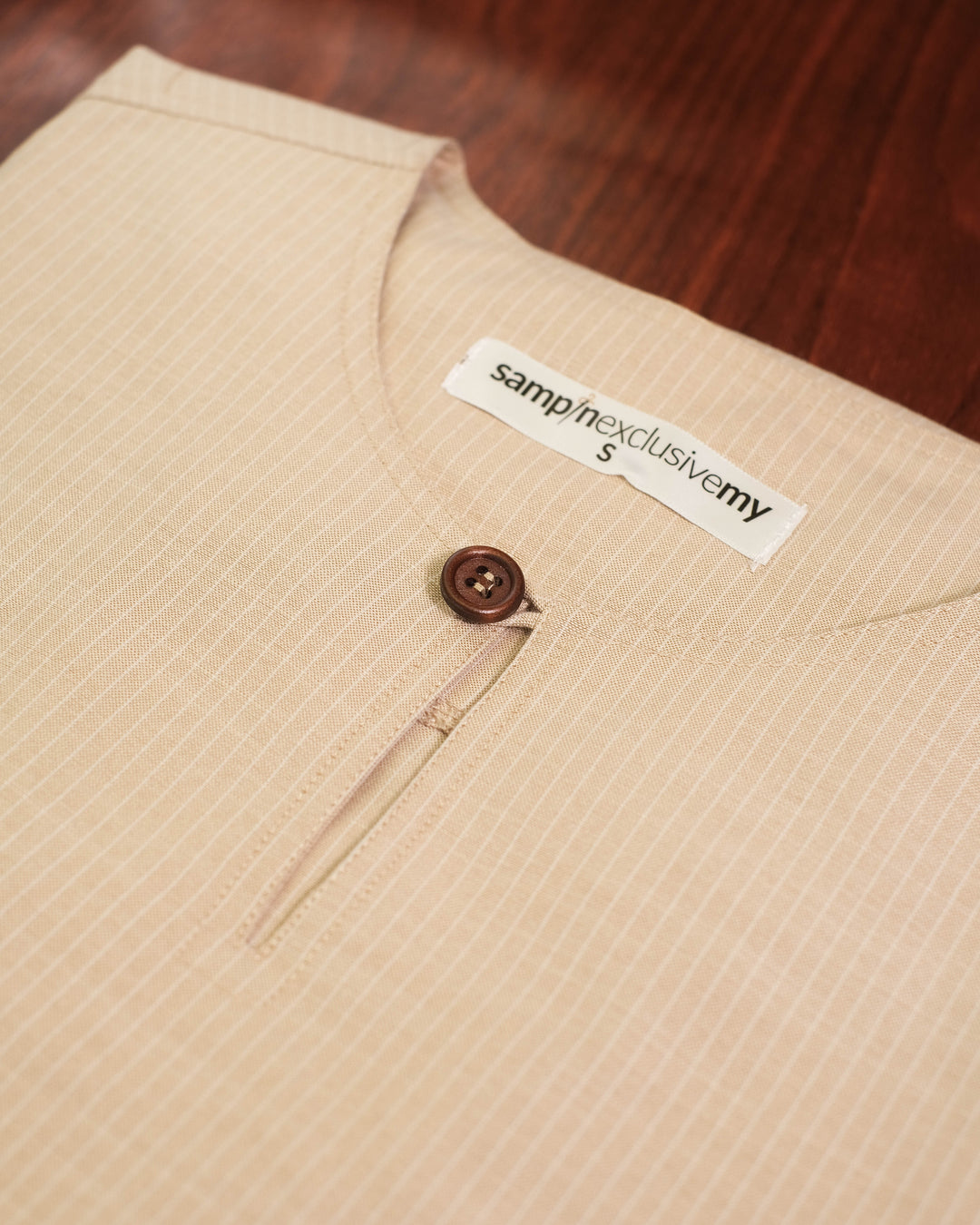 Kurta Malek Garis - Nude