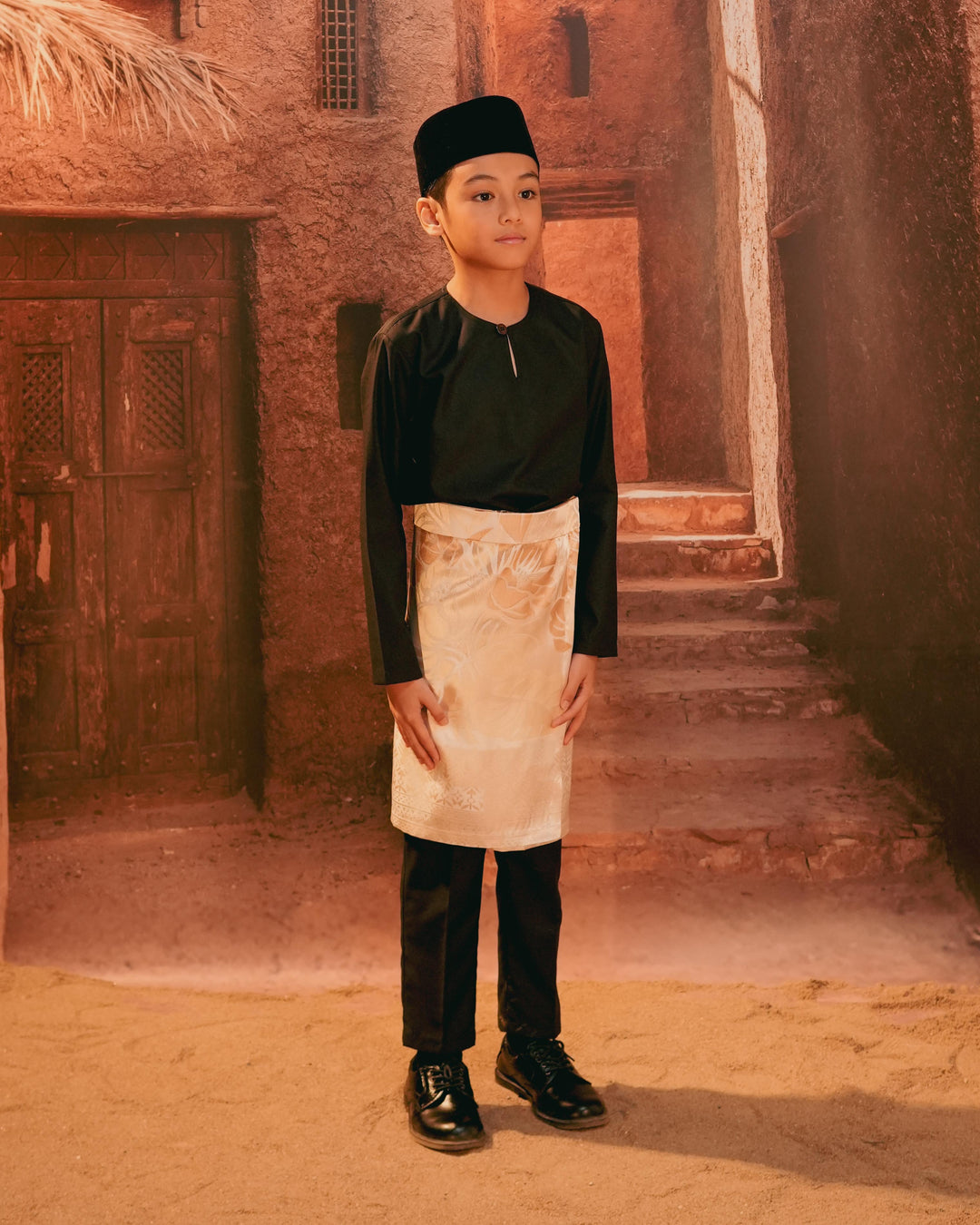 Leka Pantai Instant Sampin Kid - Offwhite & Gold