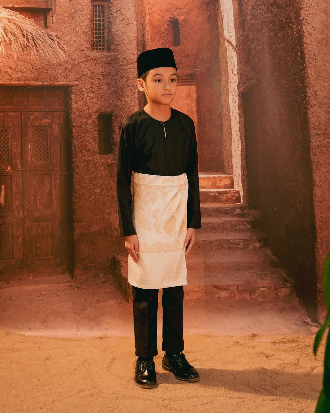 Kekwa Warisan Instant Sampin Kid - Offwhite & Gold