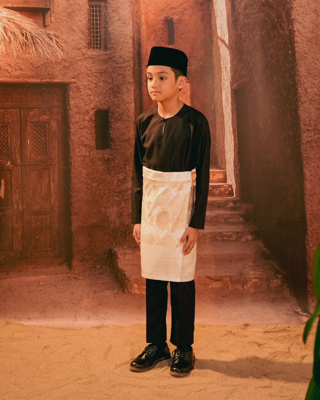 Kekwa Warisan Instant Sampin Kid - Offwhite & Gold