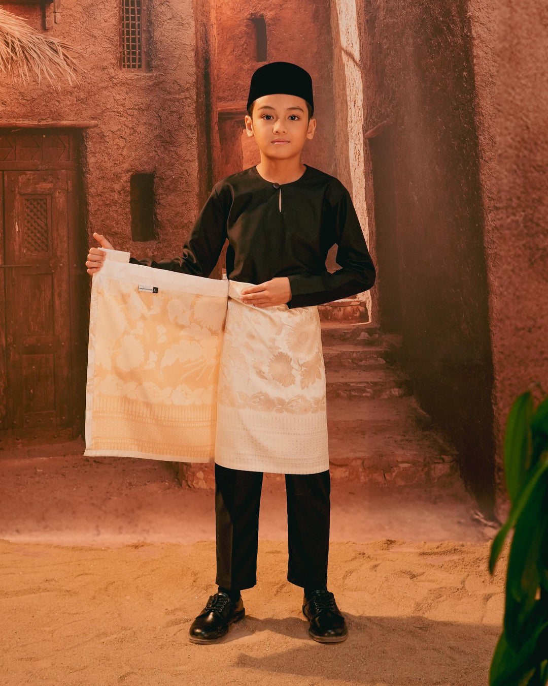 Kekwa Warisan Instant Sampin Kid - Offwhite & Gold