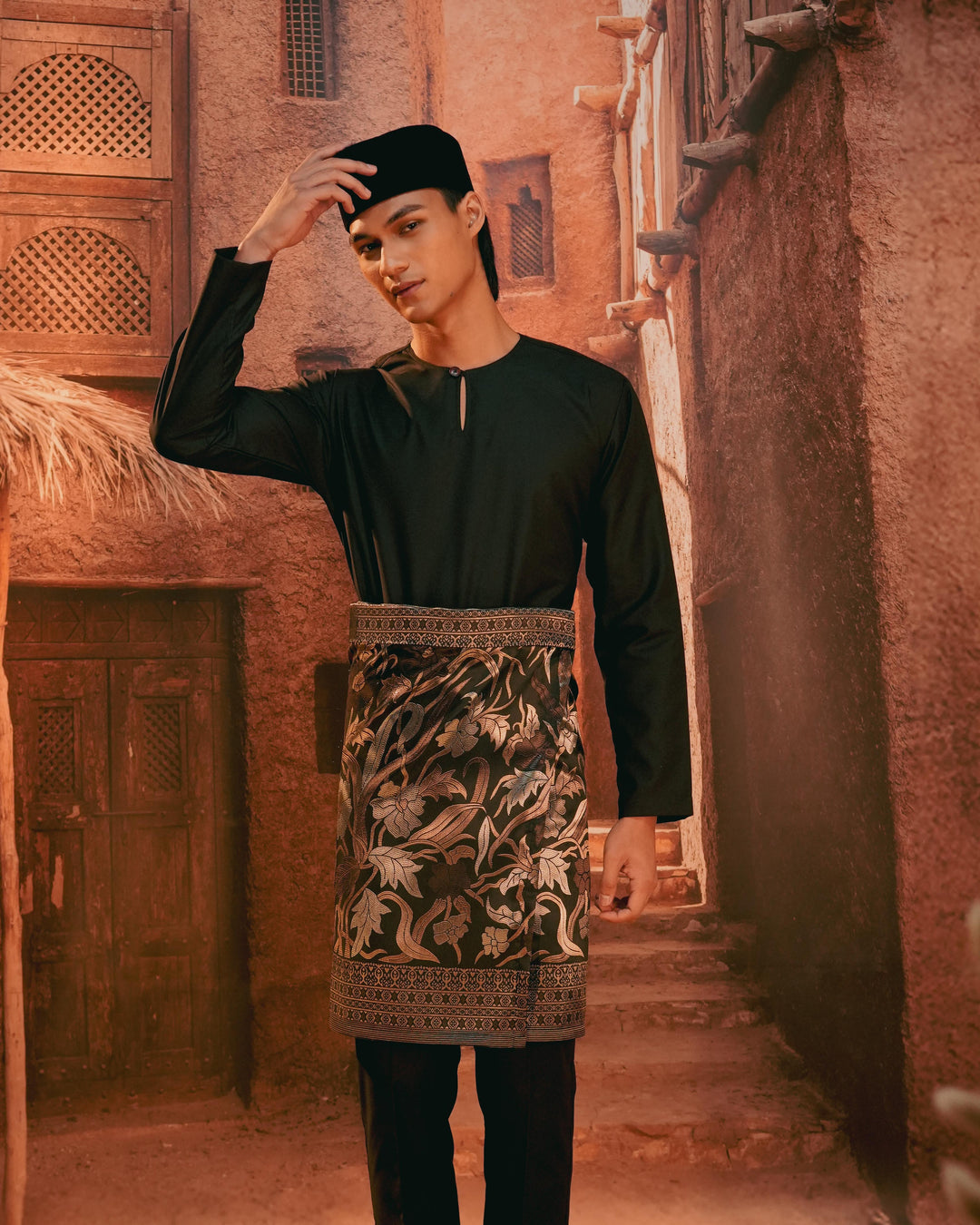 Anyaman Lestari Instant Sampin Adult - Black & Gold