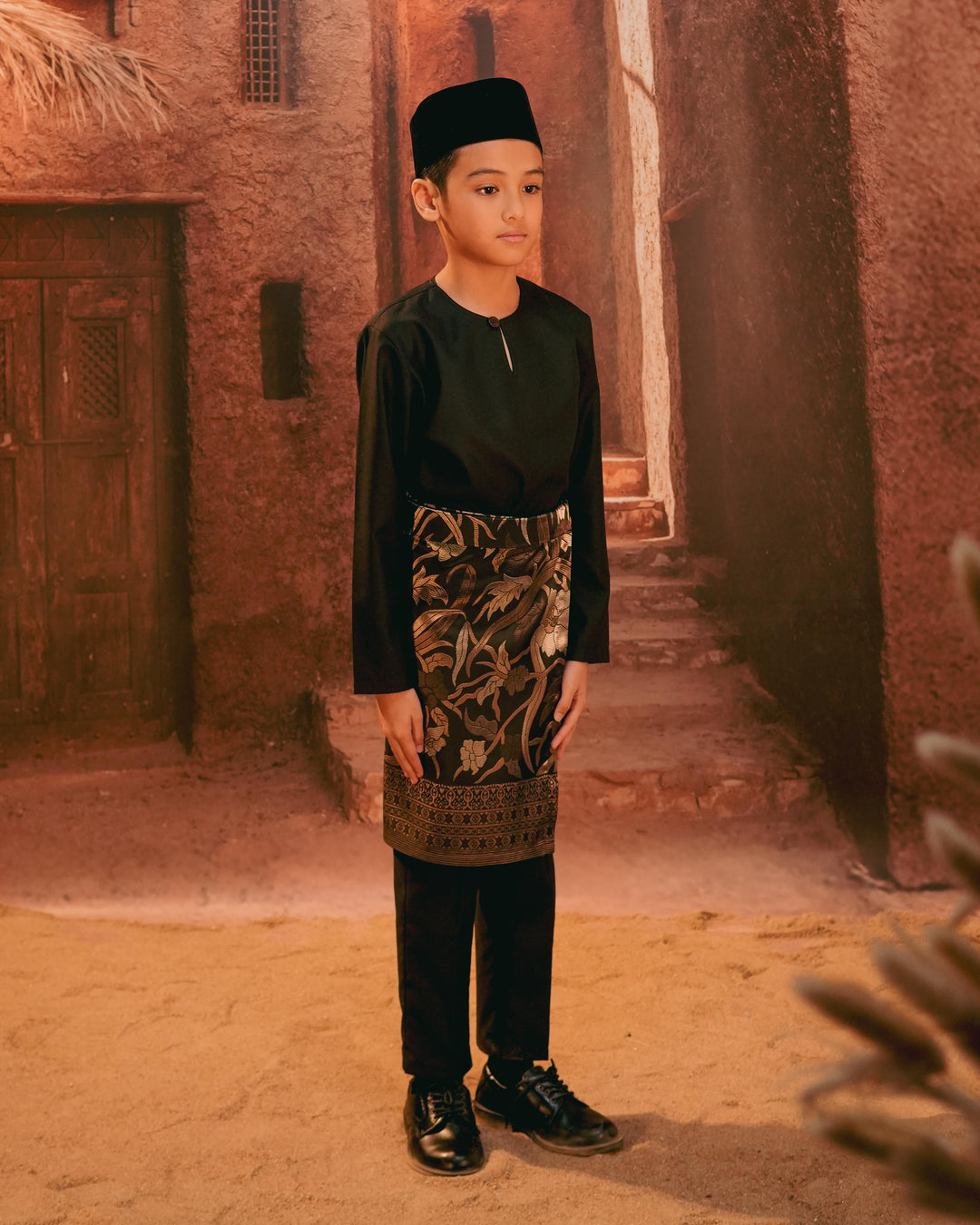 Anyaman Lestari Instant Sampin Kid - Black & Gold