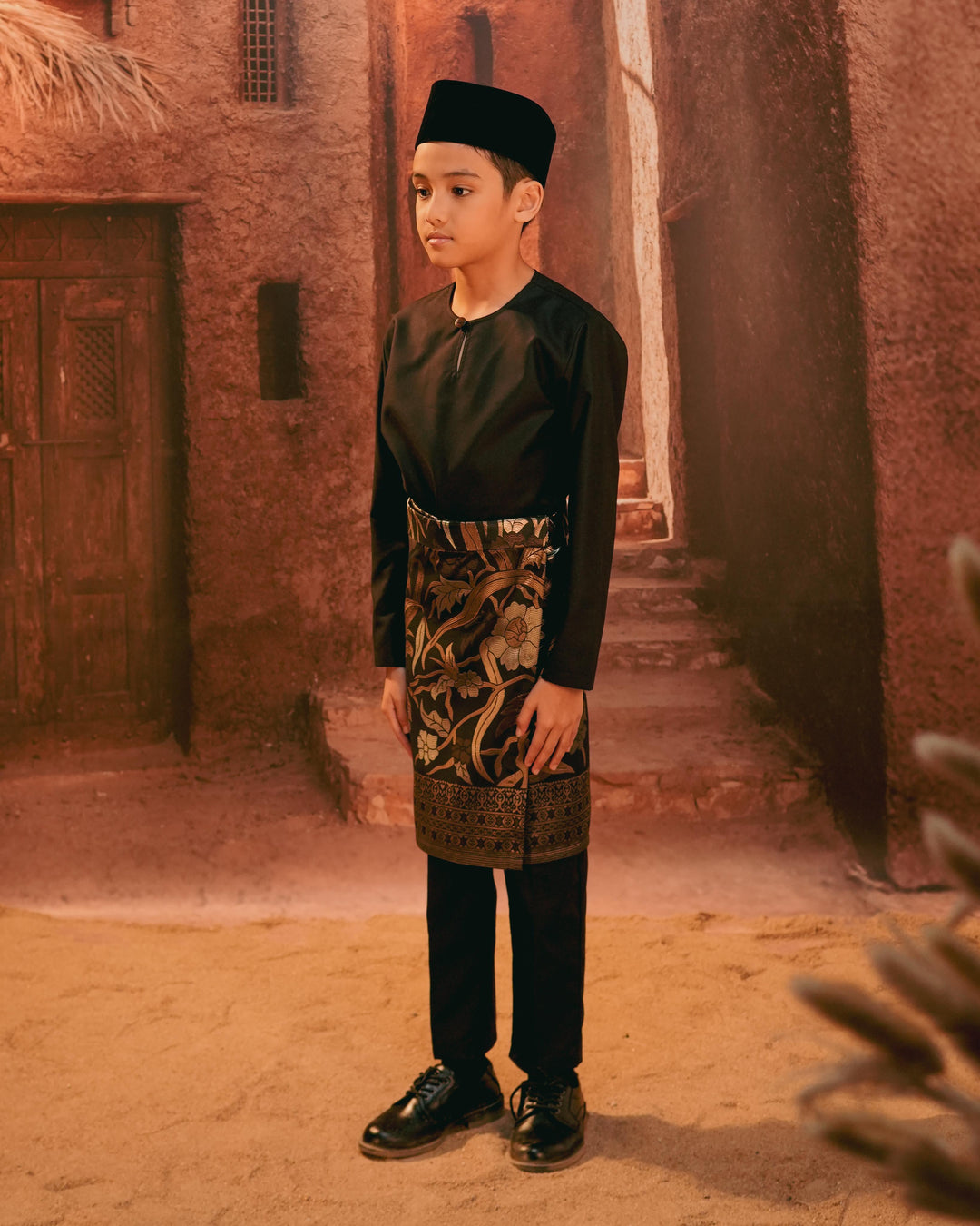 Anyaman Lestari Instant Sampin Kid - Black & Gold