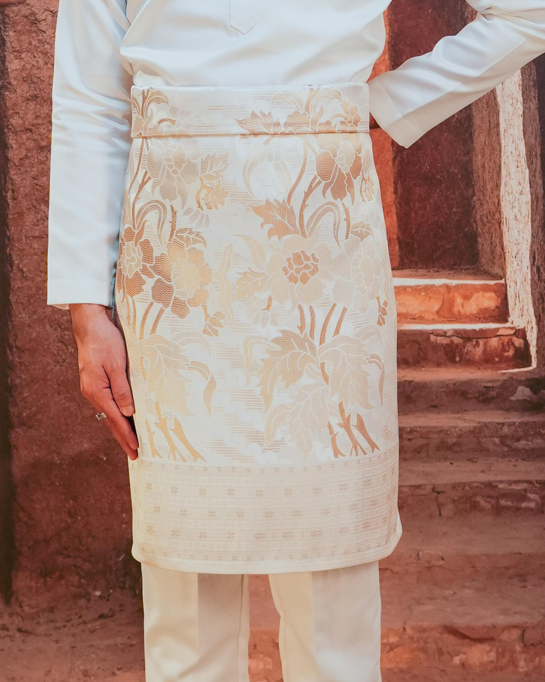 Bunga Raya Original Sampin Adult - Offwhite & Gold - SampinExclusiveMy