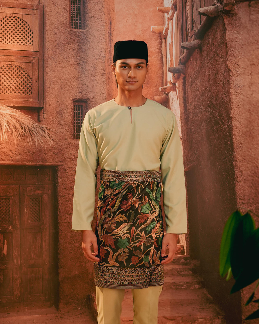 Anyaman Lestari Instant Sampin Adult - Green & Gold