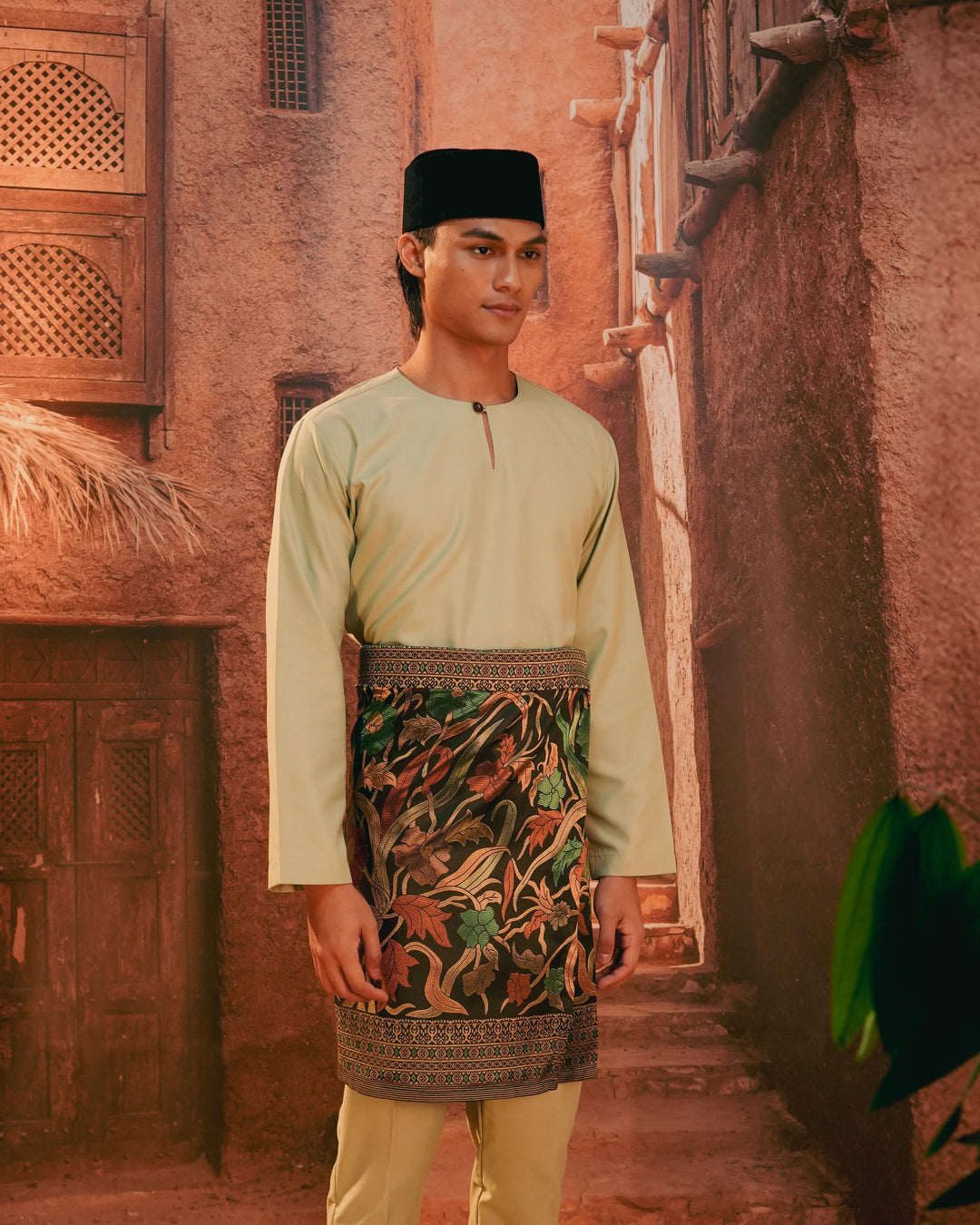 Anyaman Lestari Instant Sampin Adult - Green & Gold