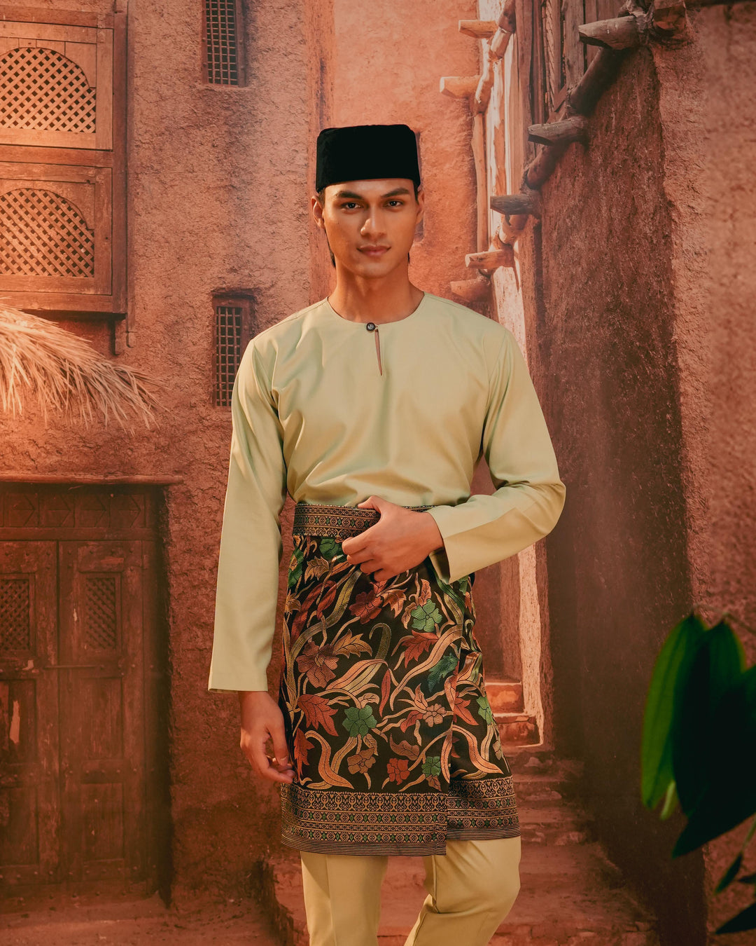 Anyaman Lestari Instant Sampin Adult - Green & Gold