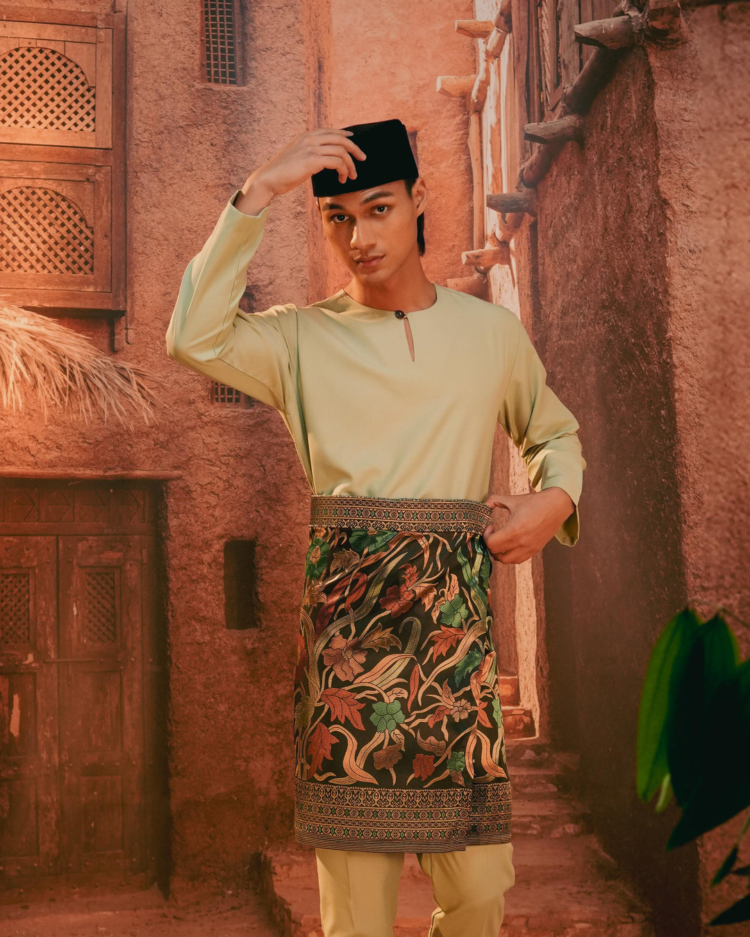 Anyaman Lestari Instant Sampin Adult - Green & Gold