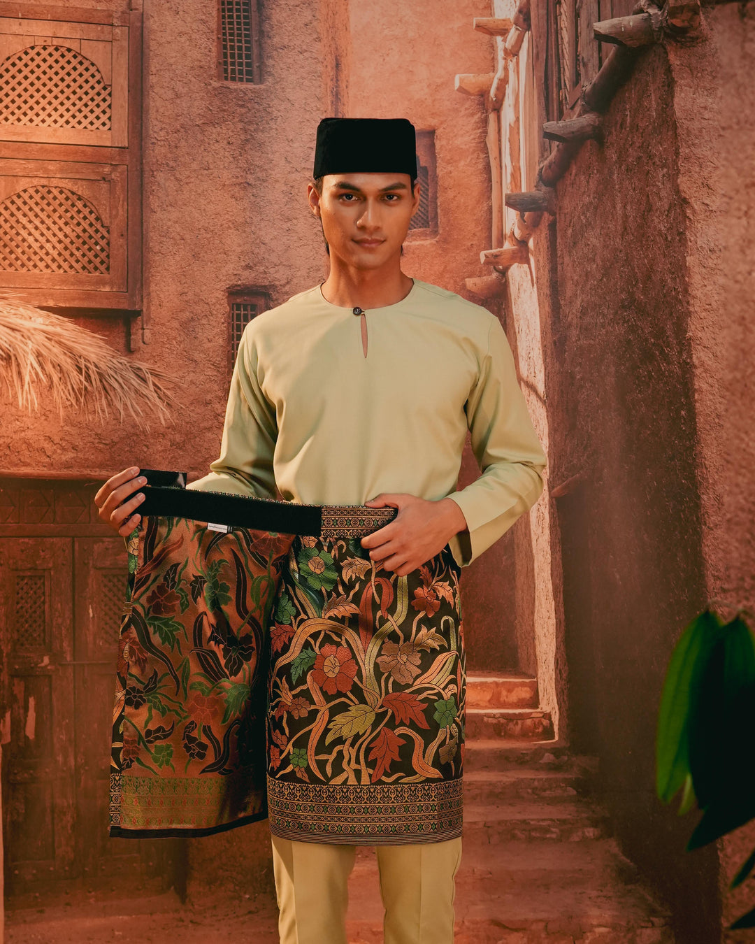 Anyaman Lestari Instant Sampin Adult - Green & Gold