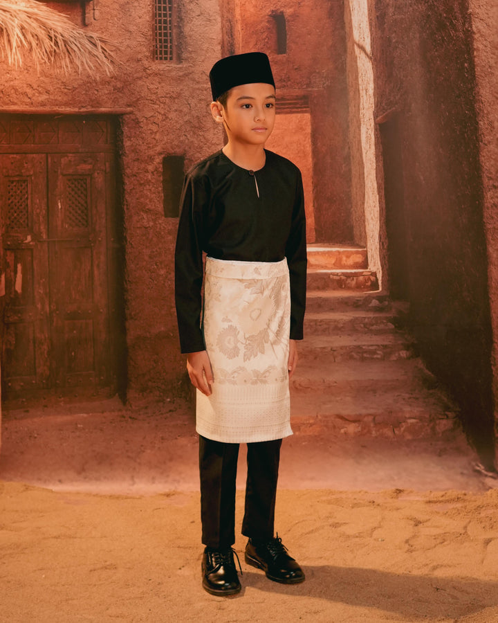 Kekwa Warisan Instant Sampin Kid - Offwhite & Silver