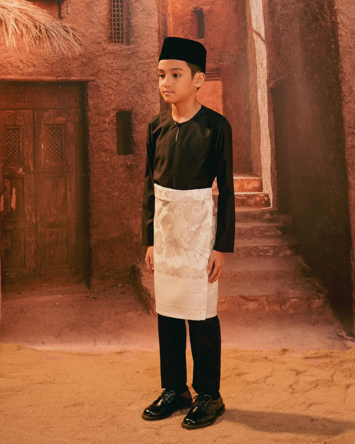 Kekwa Warisan Instant Sampin Kid - Offwhite & Silver