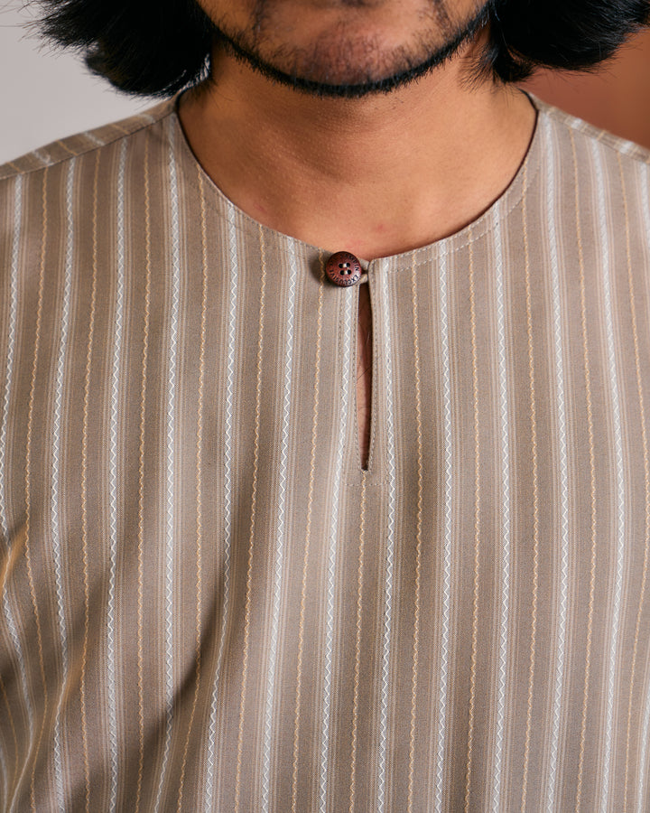 Kurta Lapis - Khakis