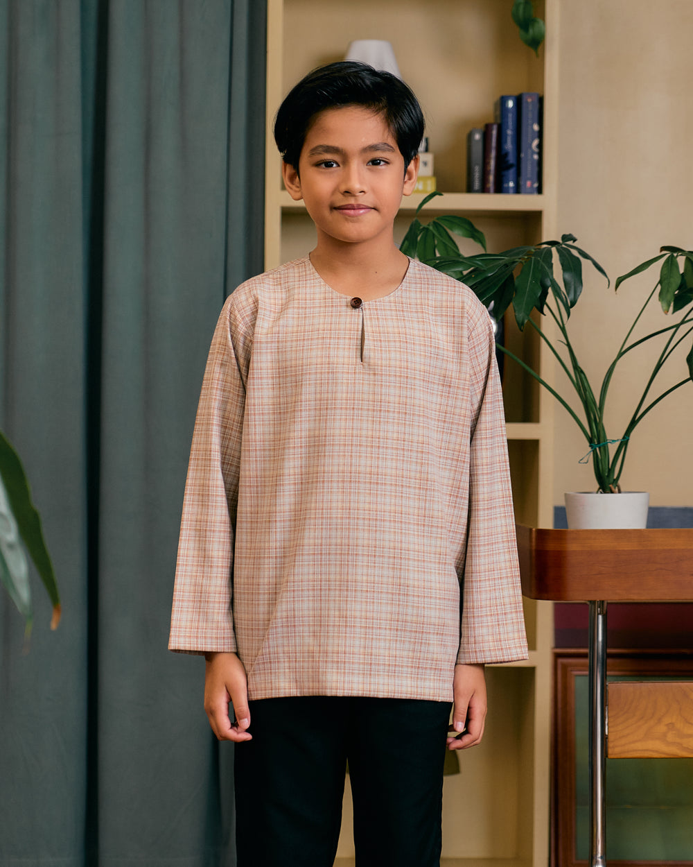 Sand Kurta Tera for kids - relaxed unisex fit, side view